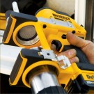 Dewalt DCGG571NK 18V XR batteridrevet fettpresse (kun maskin, uten batteri og lader) thumbnail