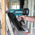 Makita DBN900ZK LXT 18V 90mm konstrukssjon spikerpistol (kun maskin) levert i koffert thumbnail