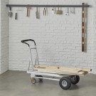 Cosco 4-i-1 sammenleggbare håndtruck i serien har punkteringssikre dekk med kapasitet opp til 453 kg thumbnail