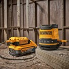 Dewalt DCR009 Oppladbar USB-C Bluetooth-høyttaler thumbnail